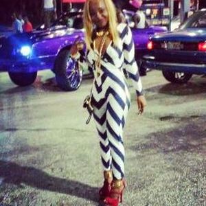 Meet your Posher, Pakethia